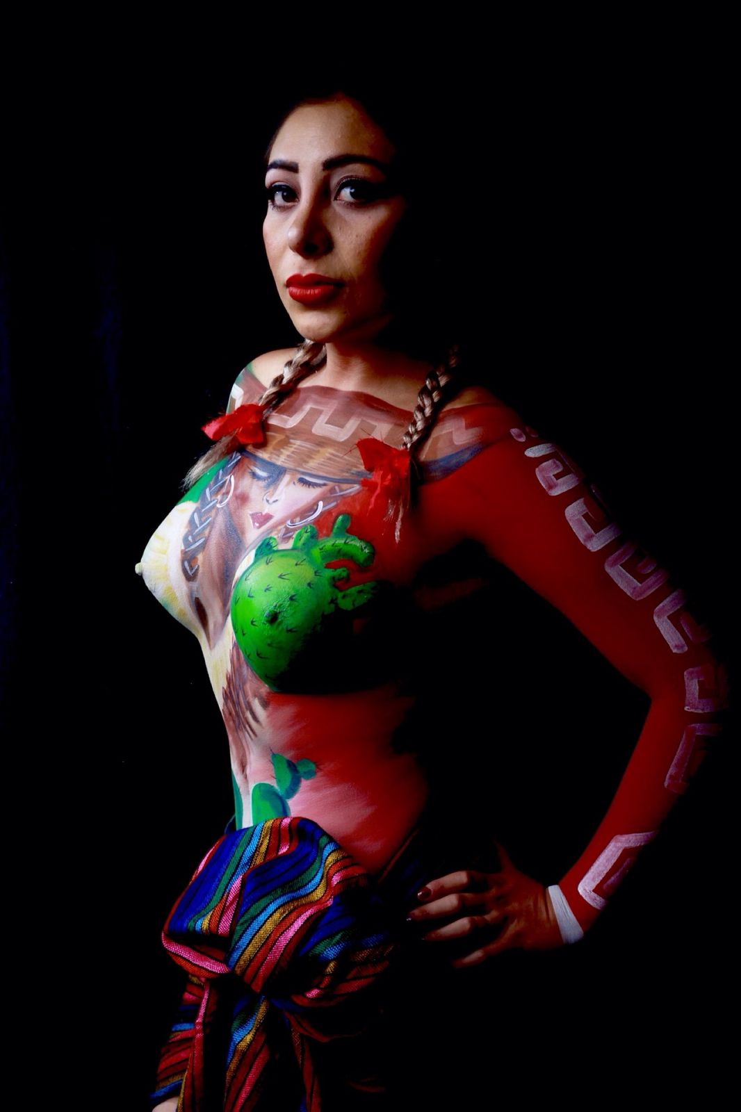 Bodypaint con nopal y trenzas