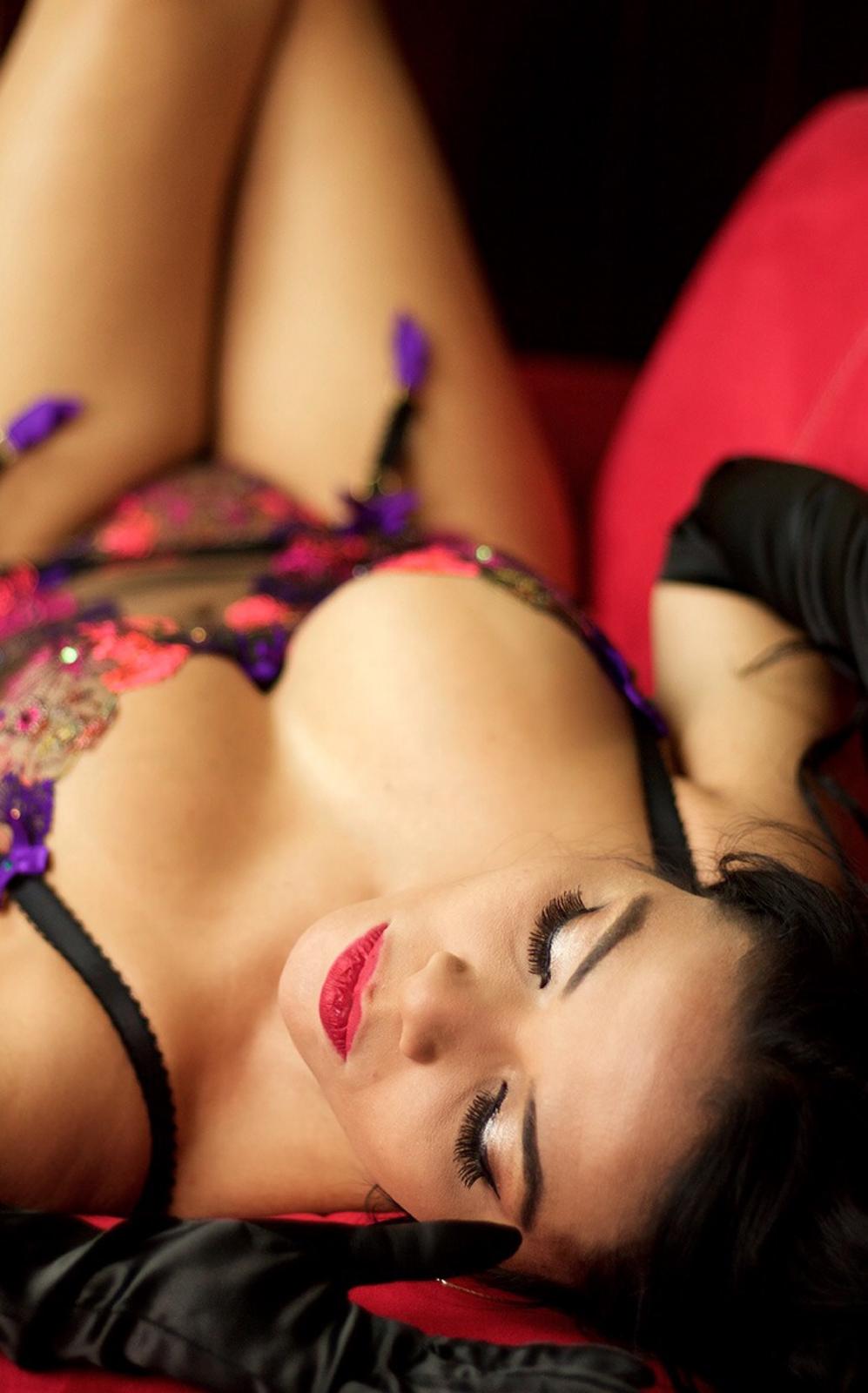 Boudoir con lencería de flores