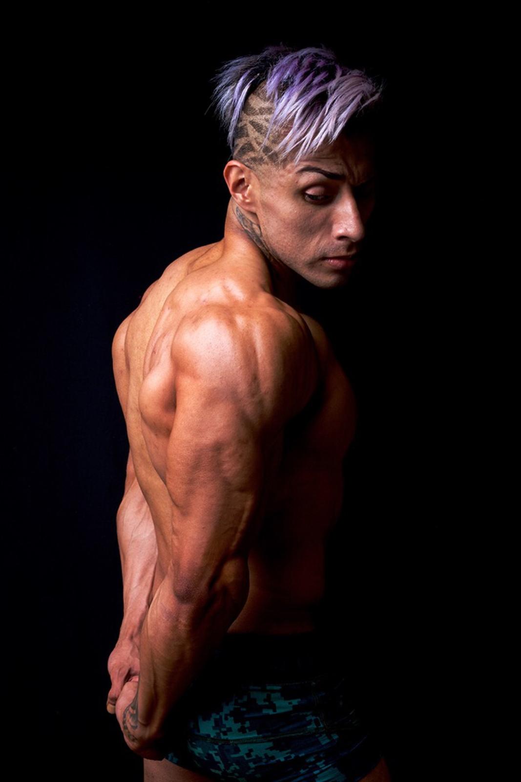 Retrato de perfil, estudio